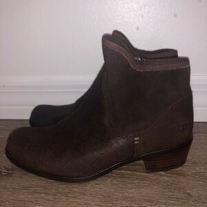 Ugg Australia Penelope western suede ankle booties Size 5 country Festival